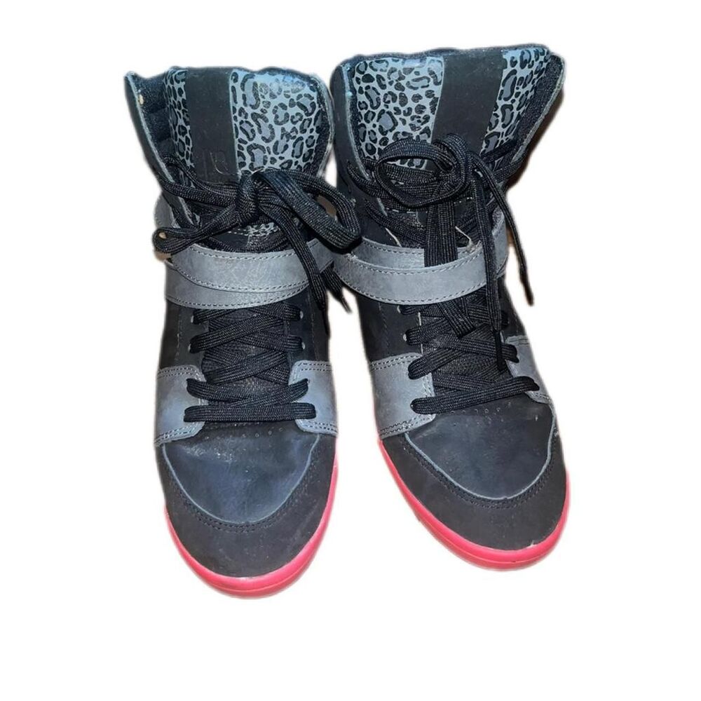 Rare Y2K 2000 Dc Shoes Women's Black and Pink Trainers Sneakers